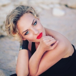 Анастасия Резник Анастасия Резник