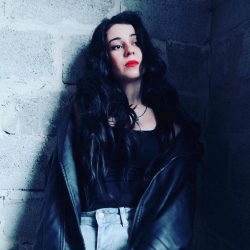 Илона Илона