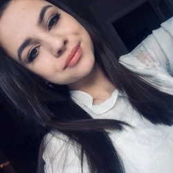 Юлия Устинова