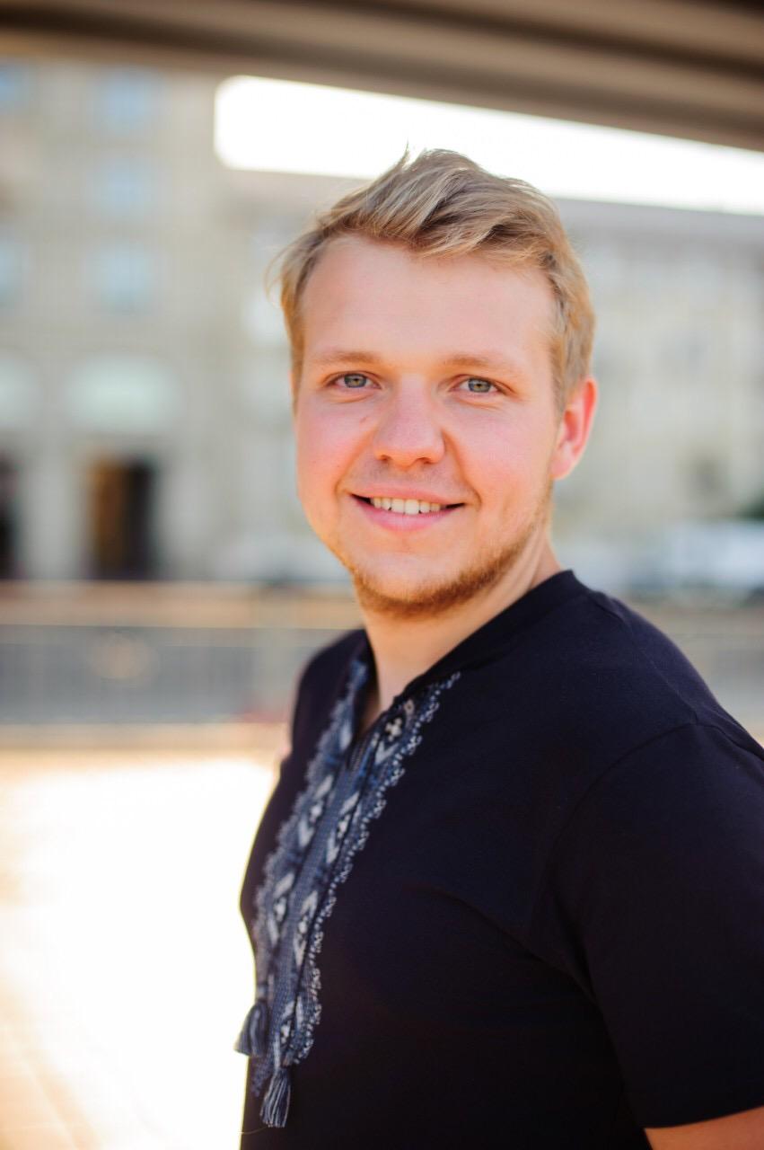 Богдан Олейник Богдан Олейник