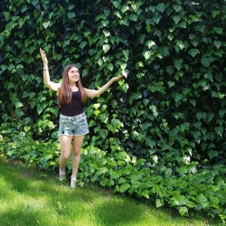 Елена Елена