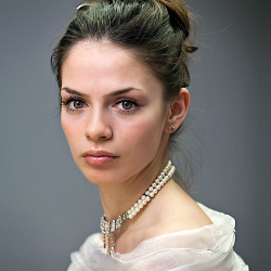 Натали Лион