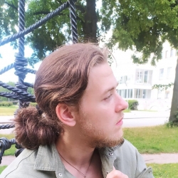 Толстых Максим Толстых Максим