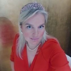 Ксения Исс
