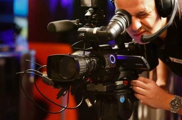 девушка для промо ролика