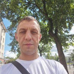 Роман Валерьевич Лавров